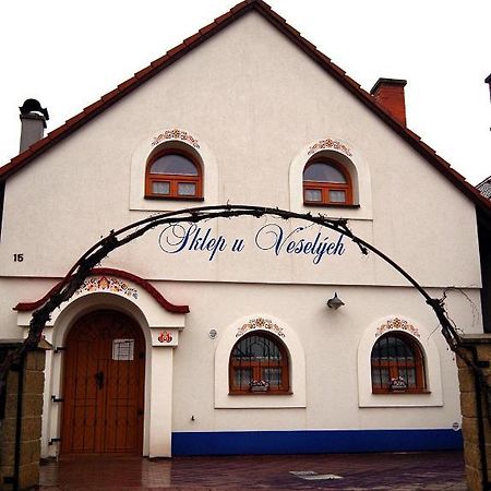 Sklep U Veselych Lägenhet Mutěnice Exteriör bild