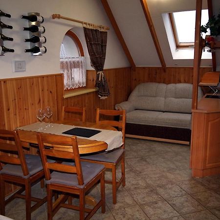 Sklep U Veselych Lägenhet Mutěnice Exteriör bild