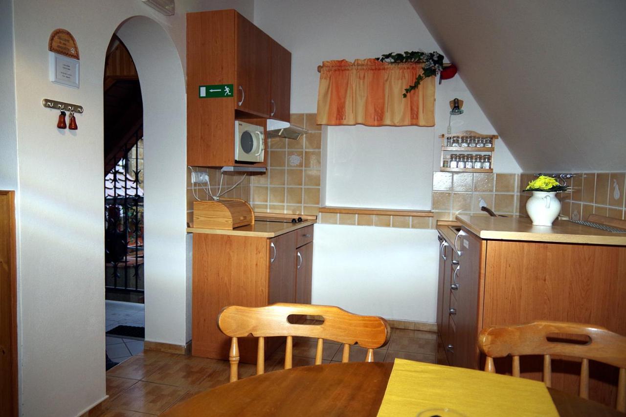 Sklep U Veselych Lägenhet Mutěnice Exteriör bild