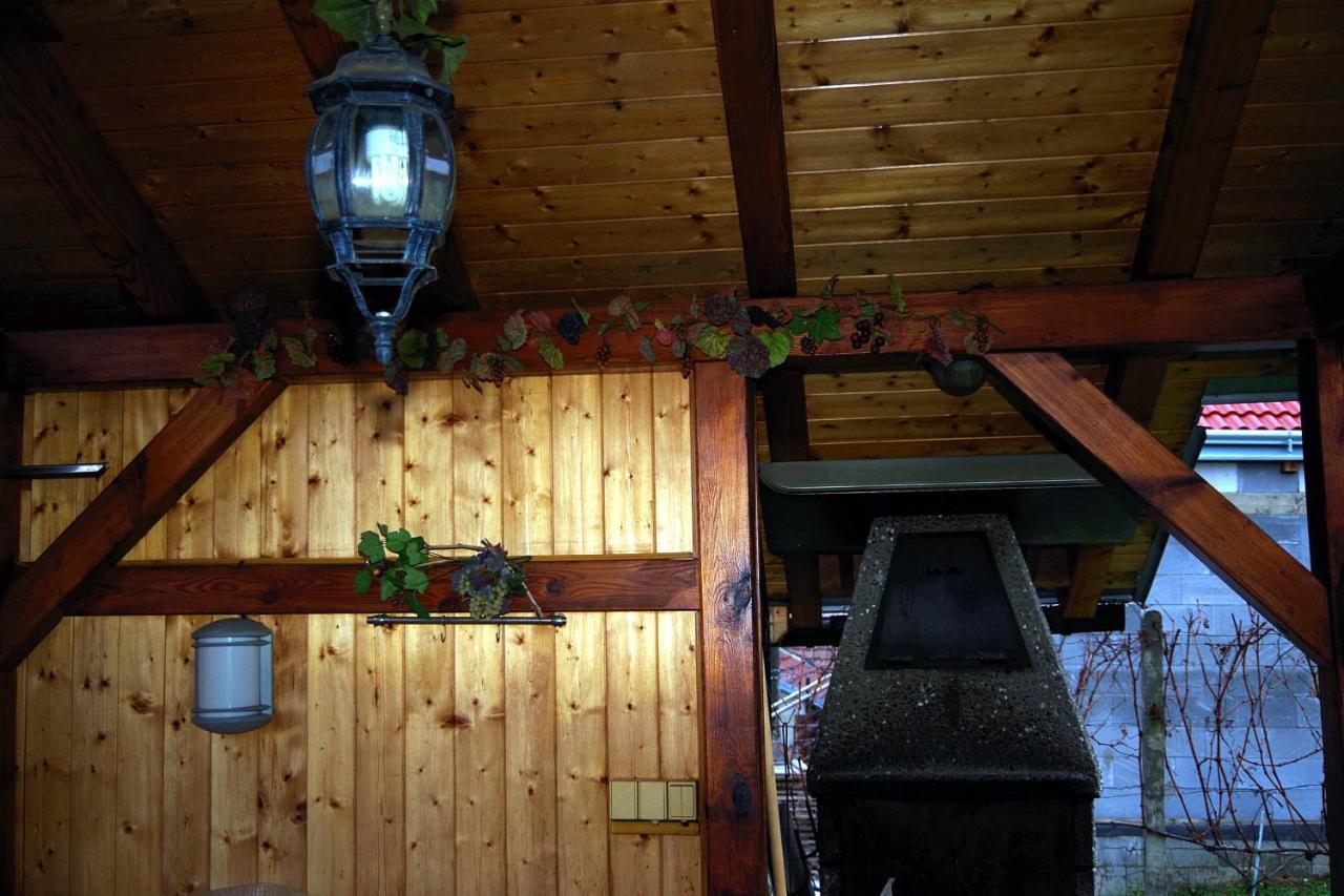Sklep U Veselych Lägenhet Mutěnice Exteriör bild